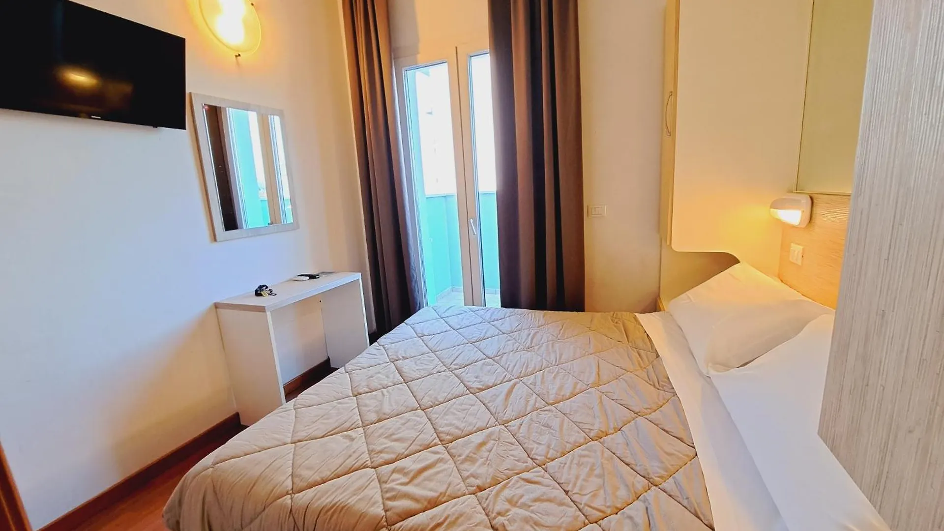 Hotel Butterfly Rimini 3*,  Italien