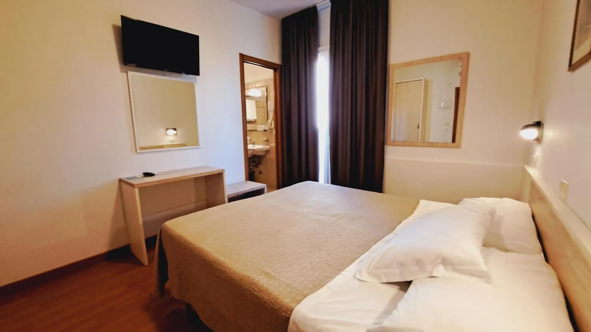 Hotel Butterfly Wellness & Spa Римини